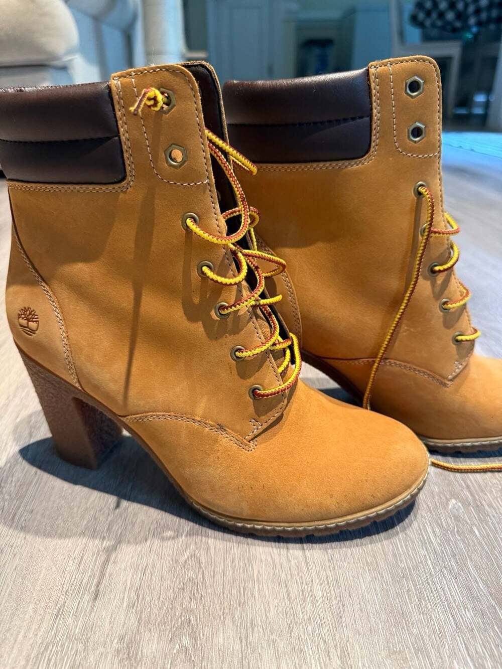 Timberland Women's Tillston 6-Inch Heel Wheat Leather Boots Style A1KJH Size 8.5